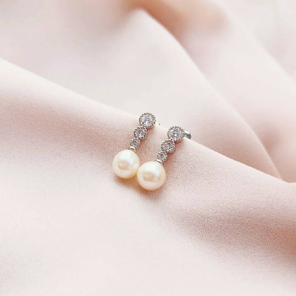 Sparkling Pearl, Silver & Zirconia Earrings